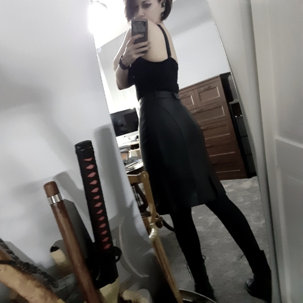VTG Leather Pencil Skirt - Picture 6 of 9